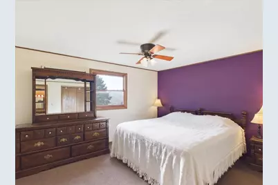 1114 W Lynwood Court, Freeport, IL 61032 - Photo 12