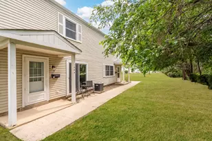 186 Judith Ct, Bartlett, IL 60103 - Photo 1