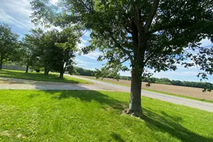 515 E Ross Ln, Danville, IL 61832 - Photo 2