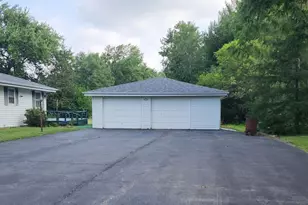 13298 W 21st St, Wadsworth, IL 60083 - Photo 2