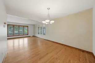 601 Honey Locust Ln, Darien, IL 60561 - Photo 6
