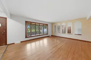 601 Honey Locust Ln, Darien, IL 60561 - Photo 8