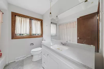 601 Honey Locust Lane, Darien, IL 60561 - Photo 14