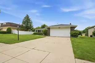 601 Honey Locust Ln, Darien, IL 60561 - Photo 24