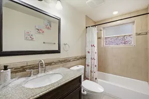 2746 N 75th Ct, Elmwood Park, IL 60707 - Photo 14
