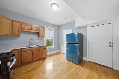 2050 N Kenneth Avenue, Chicago, IL 60639 - Photo 8
