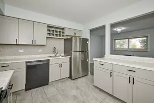 1320A Lore Ln, Lombard, IL 60148 - Photo 24