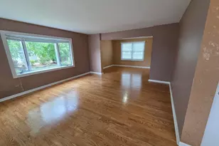 180 Farmgate Dr, Schaumburg, IL 60193 - Photo 8
