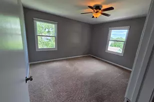 180 Farmgate Dr, Schaumburg, IL 60193 - Photo 16