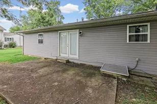 3275 Selmaville Rd, Salem, IL 62881 - Photo 6