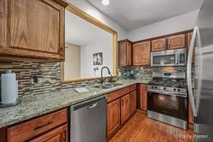 2125 Braeburn Dr, Wauconda, IL 60084 - Photo 8