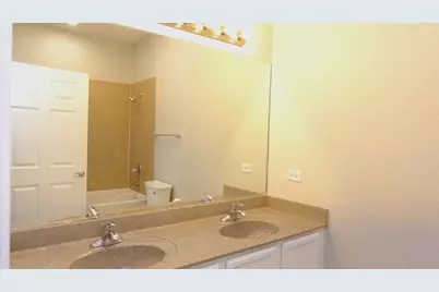 347 E 25th Place #2E, Chicago, IL 60616 - Photo 6