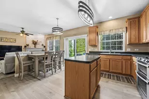 2977 Peachtree Cir, Aurora, IL 60502 - Photo 6