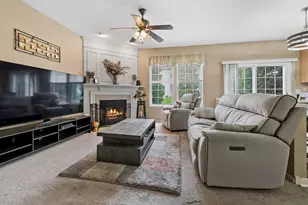 2977 Peachtree Cir, Aurora, IL 60502 - Photo 2