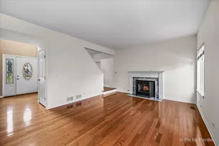 6 Elizabeth Ct, Lake in the Hills, IL 60156 - Photo 10