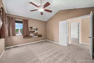 6 Elizabeth Ct, Lake in the Hills, IL 60156 - Photo 16