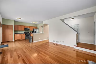 6 Elizabeth Court, Lake in the Hills, IL 60156 - Photo 12