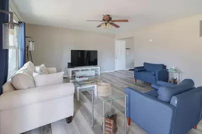 618 Dogwood Drive, Champaign, IL 61821 - Photo 2