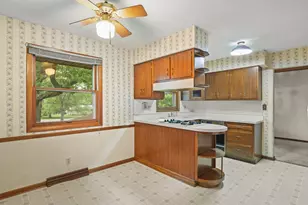 4367 Shorewood Dr, Rockford, IL 61101 - Photo 12