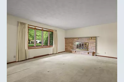 4367 Shorewood Drive, Rockford, IL 61101 - Photo 6