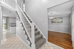 17 Cherrywood Dr, Schaumburg, IL 60194 - Photo 6