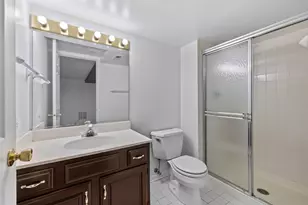 17 Cherrywood Dr, Schaumburg, IL 60194 - Photo 36
