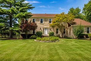 17 Cherrywood Dr, Schaumburg, IL 60194 - Photo 1