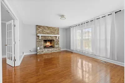 17 Cherrywood Drive, Schaumburg, IL 60194 - Photo 10