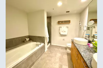 240 E Illinois Street #1706, Chicago, IL 60611 - Photo 18