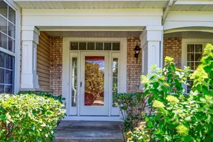 1713 Nathan Ln, Libertyville, IL 60048 - Photo 2