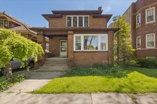 6515 N Maplewood Ave, Chicago, IL 60645 - Photo 1