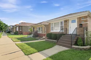 9314 S Colfax Ave, Chicago, IL 60617 - Photo 2