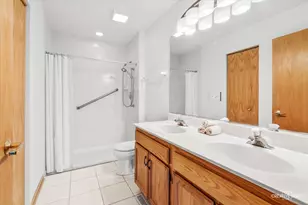 840 Havenshire Rd, Naperville, IL 60565 - Photo 12