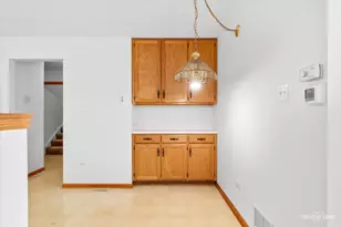 840 Havenshire Rd, Naperville, IL 60565 - Photo 6