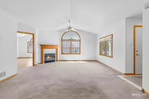 840 Havenshire Rd, Naperville, IL 60565 - Photo 2