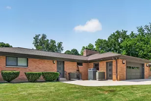 601 Marion Ave, Saint Charles, IL 60174 - Photo 2