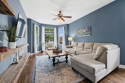 2835 W Wellington Avenue #2, Chicago, IL 60618 - Photo 4