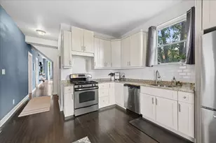 2835 W Wellington Ave, Chicago, IL 60618 - Photo 6