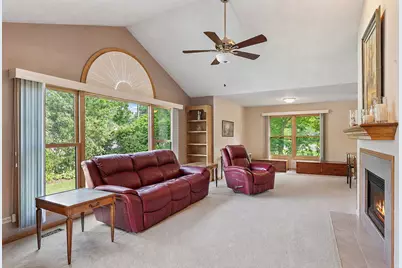 17 Garden Crescent Court #17, Elgin, IL 60123 - Photo 4