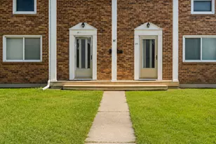 90 W 30th St, South Chicago Heights, IL 60411 - Photo 1