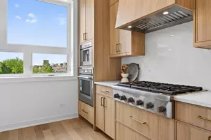 1347 W Grand Ave, Chicago, IL 60642 - Photo 10