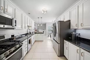 39W423 Herrington Blvd, Geneva, IL 60134 - Photo 6