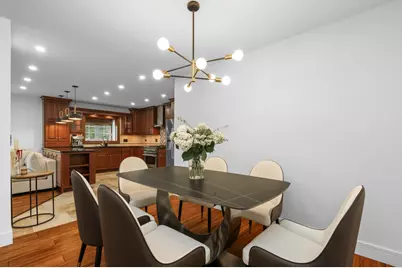575 Gateshead N Avenue, Elk Grove Village, IL 60007 - Photo 8
