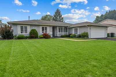 575 Gateshead N Avenue, Elk Grove Village, IL 60007 - Photo 2