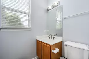 5566 Cloverdale Rd, Hanover Park, IL 60133 - Photo 12