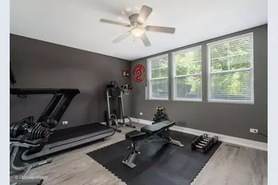 5566 Cloverdale Road, Hanover Park, IL 60133 - Photo 18