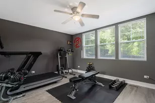 5566 Cloverdale Rd, Hanover Park, IL 60133 - Photo 18
