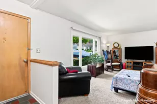 303 Ridge St, Algonquin, IL 60102 - Photo 2