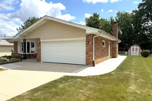 7129 Exner Rd, Darien, IL 60561 - Photo 4