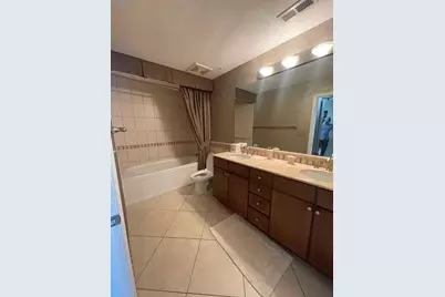 811 W 15th Place #303, Chicago, IL 60608 - Photo 8